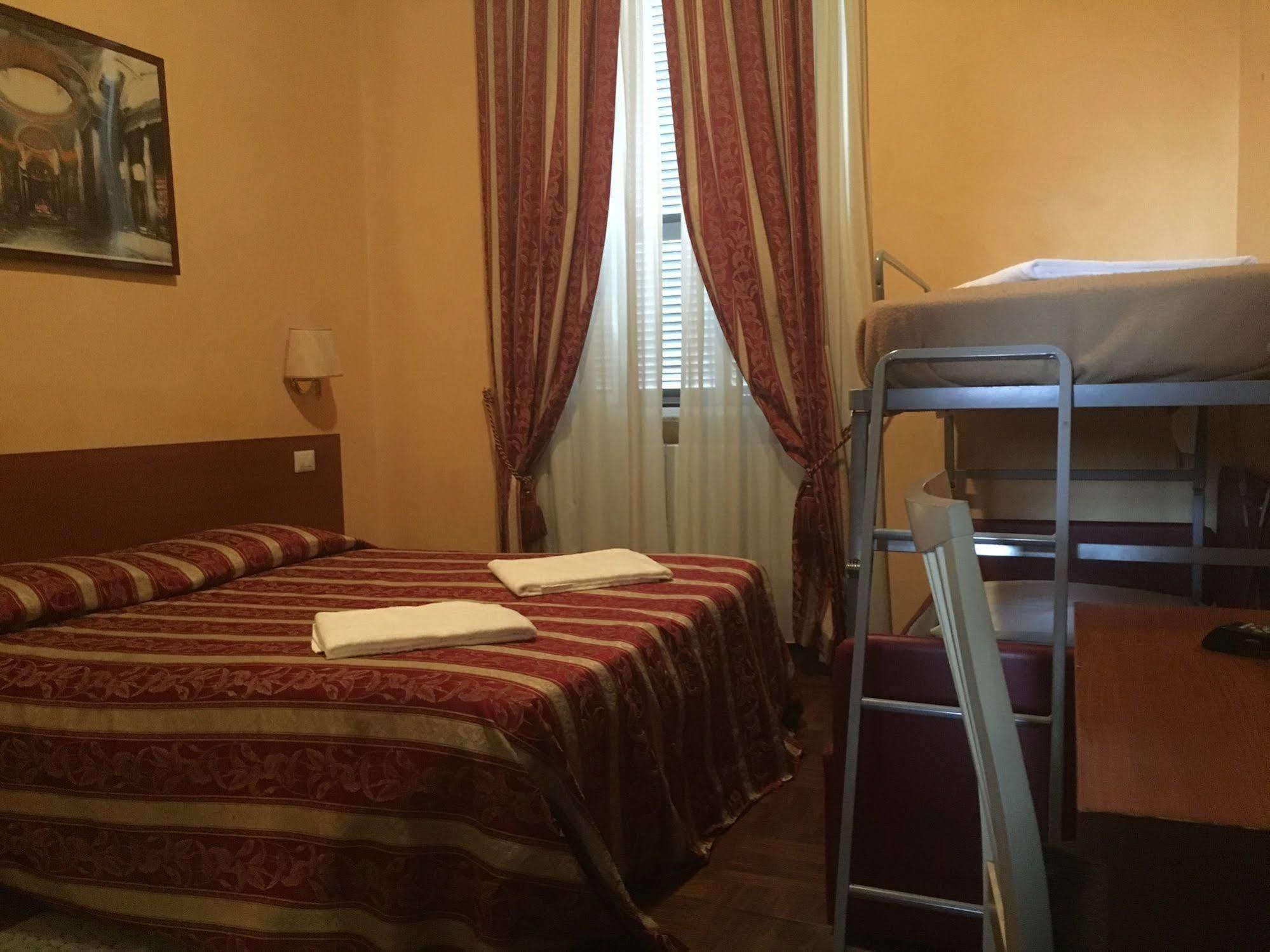 Hotel Divine Рим Екстериор снимка