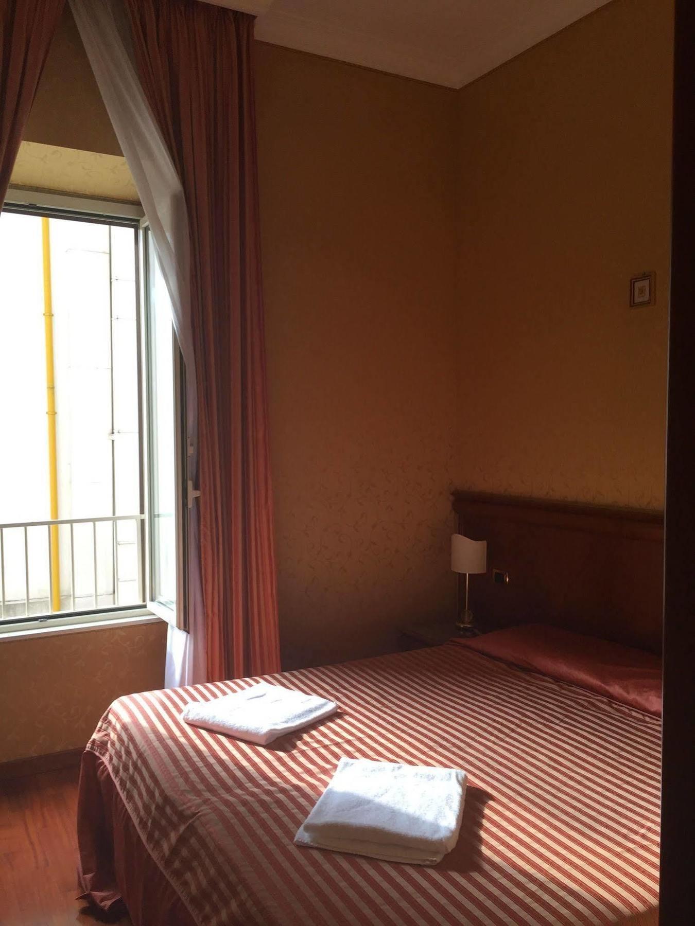 Hotel Divine Рим Екстериор снимка