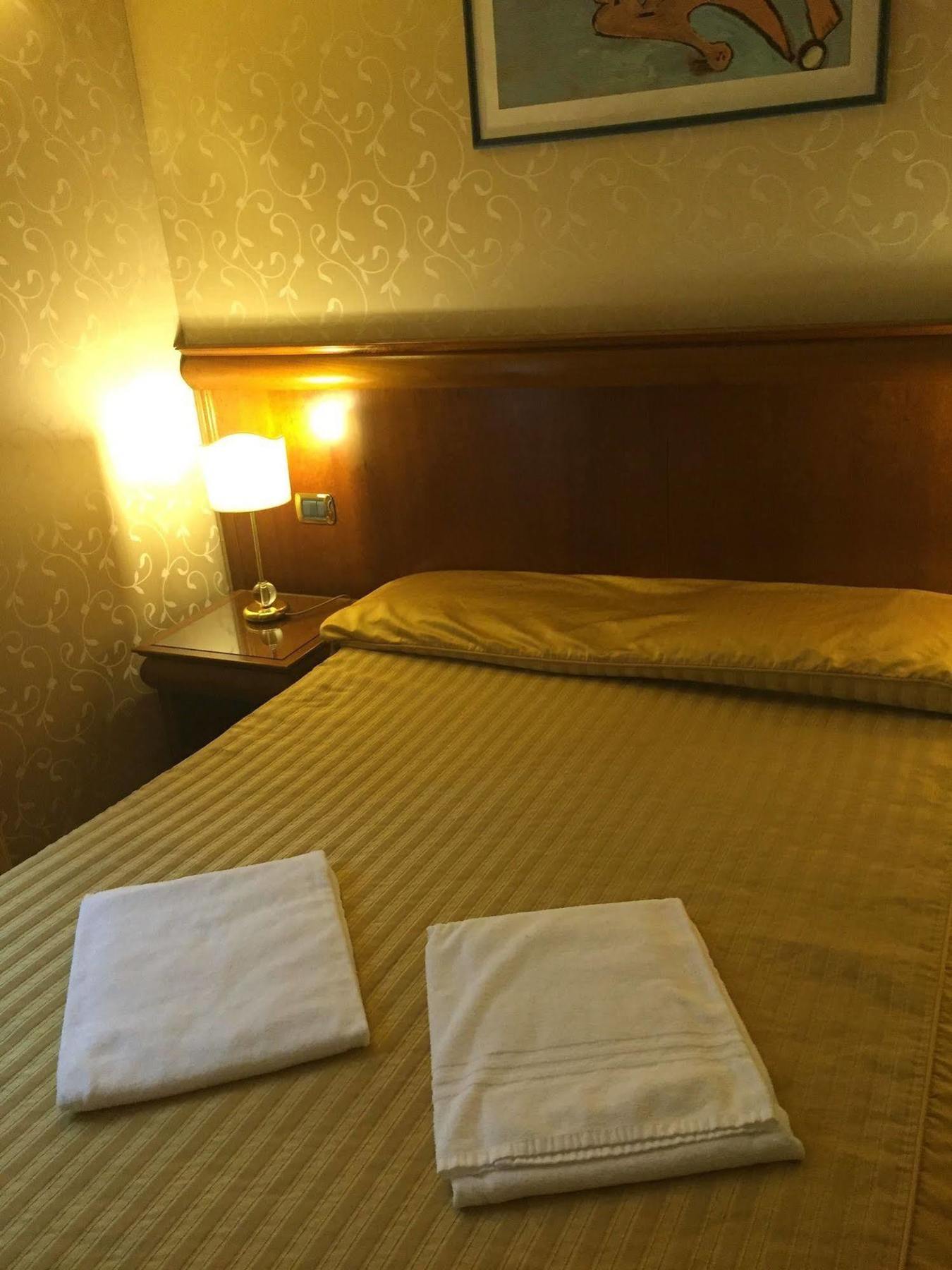 Hotel Divine Рим Екстериор снимка