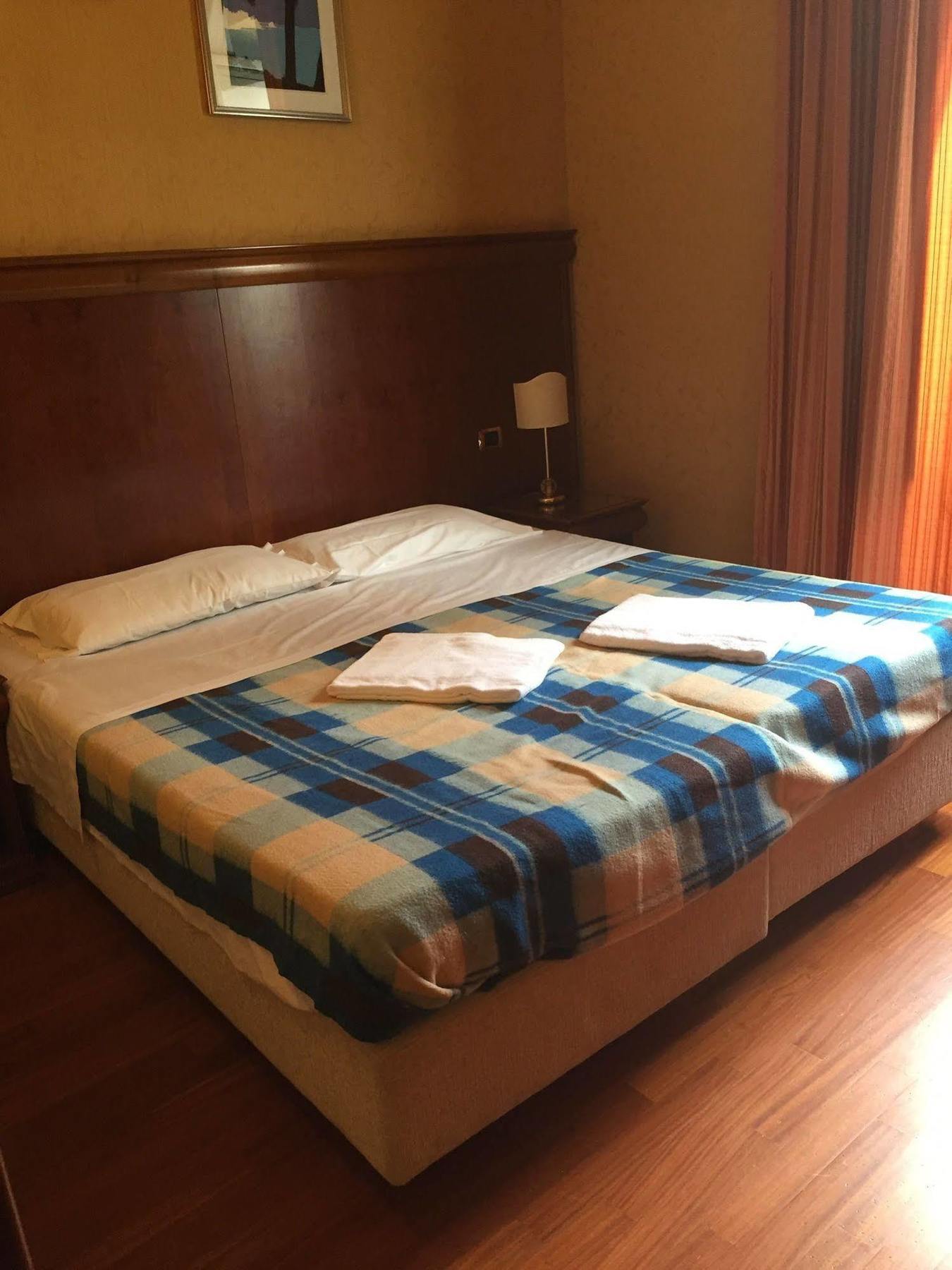 Hotel Divine Рим Екстериор снимка