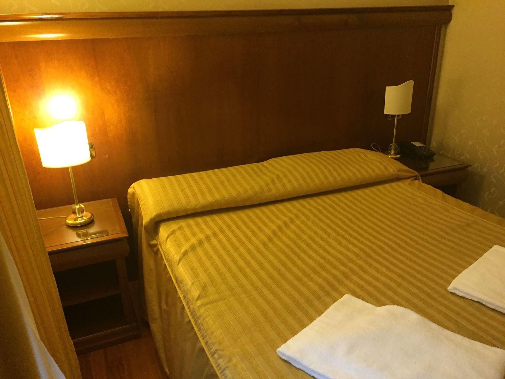 Hotel Divine Рим Екстериор снимка