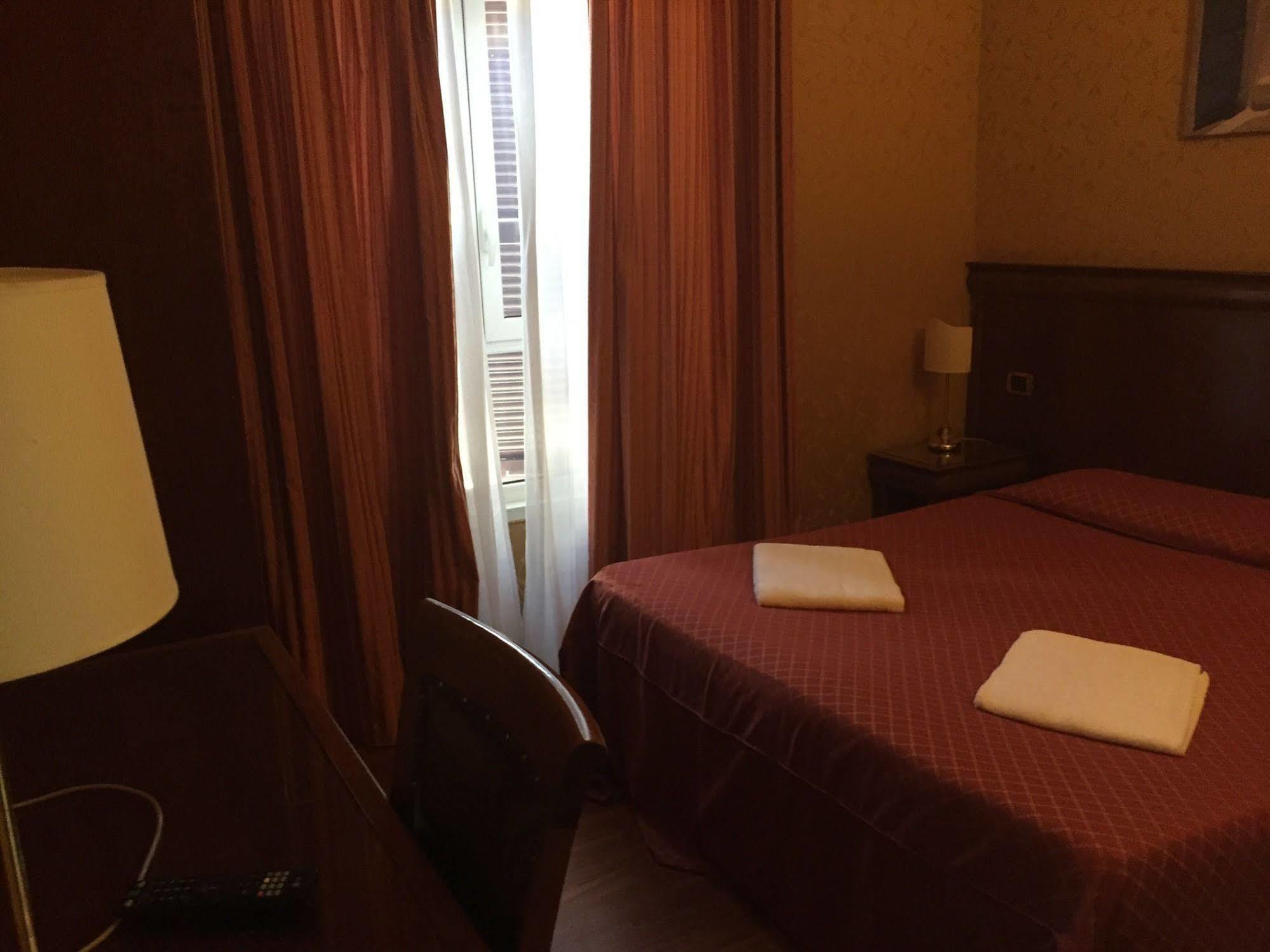 Hotel Divine Рим Екстериор снимка