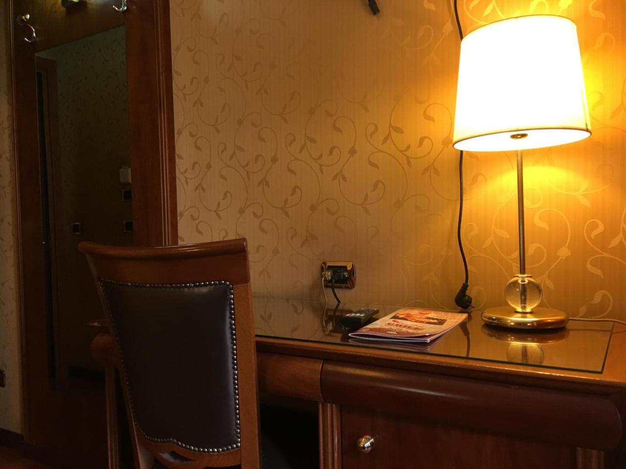 Hotel Divine Рим Екстериор снимка